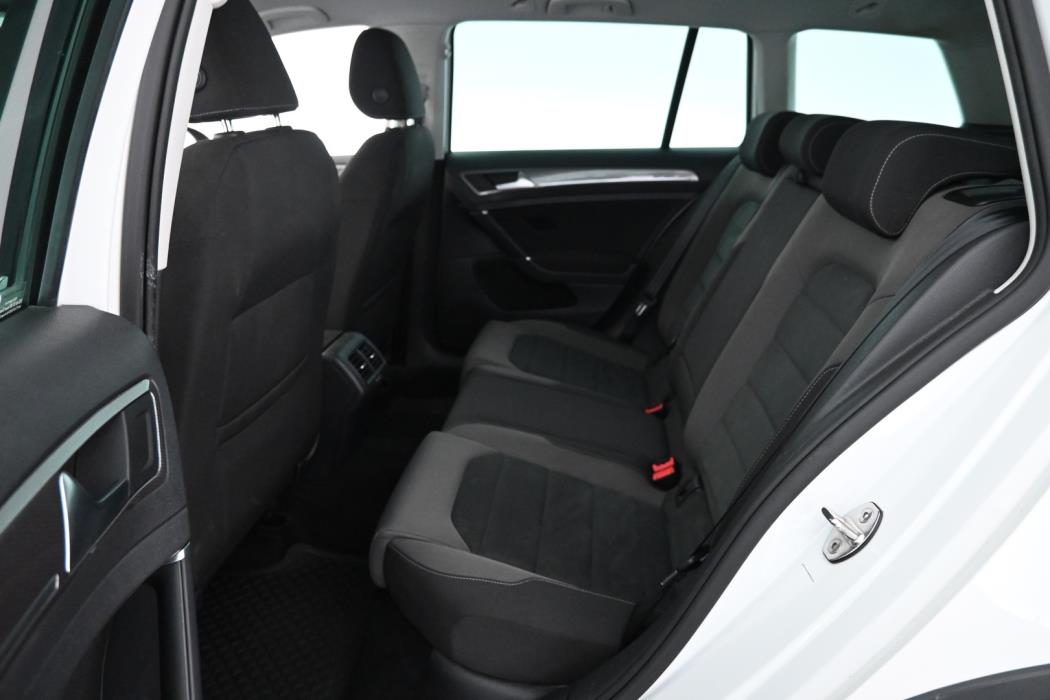 VOLKSWAGEN Golf 2018