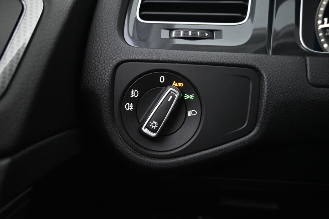 VOLKSWAGEN Golf 2018