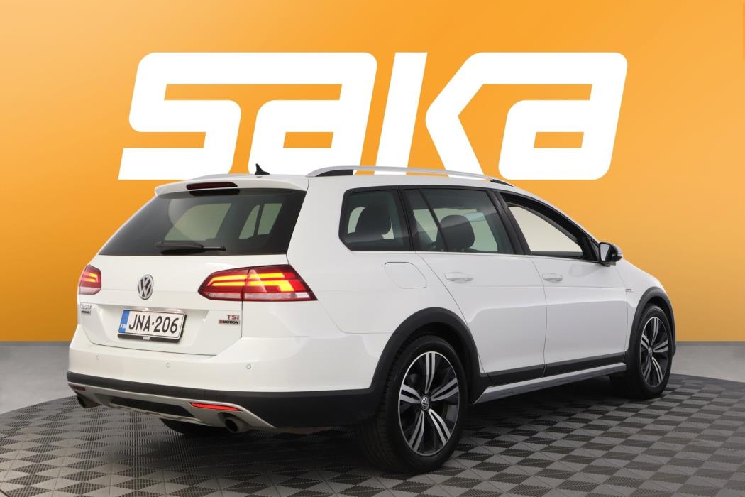 VOLKSWAGEN Golf 2018