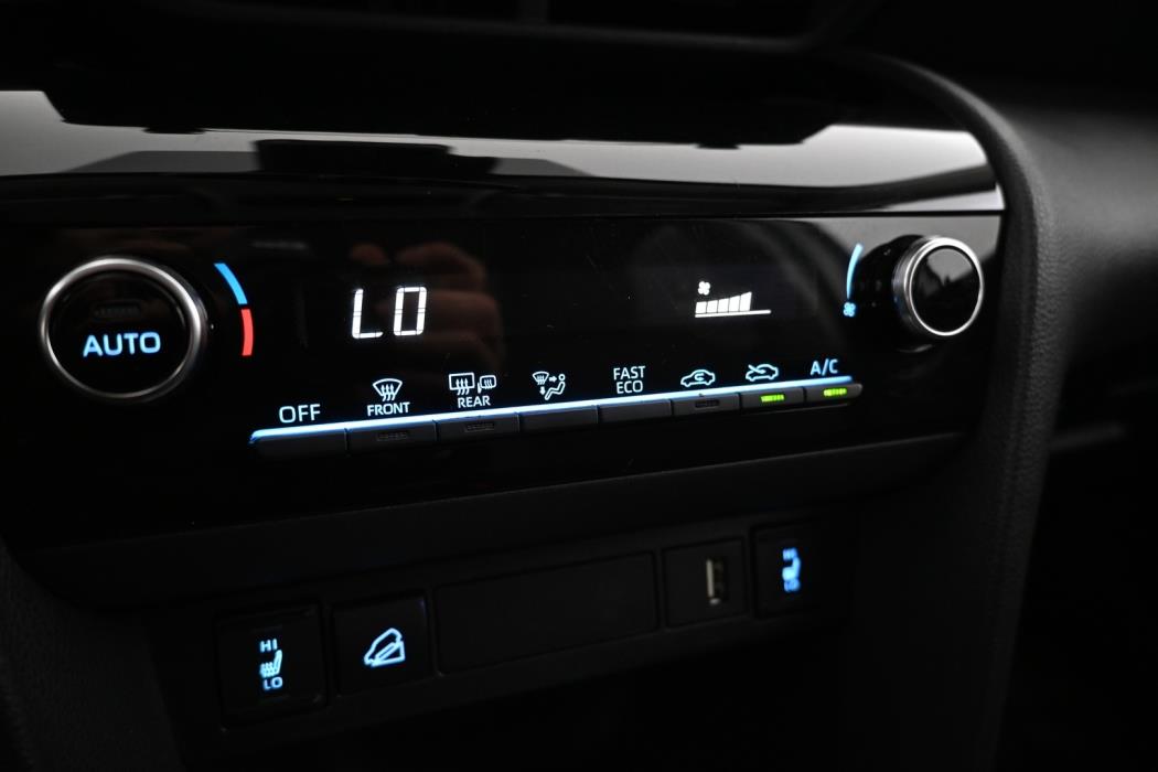 TOYOTA Yaris Cross 2024