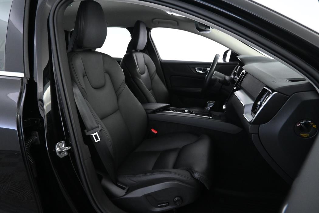 VOLVO V60 2021