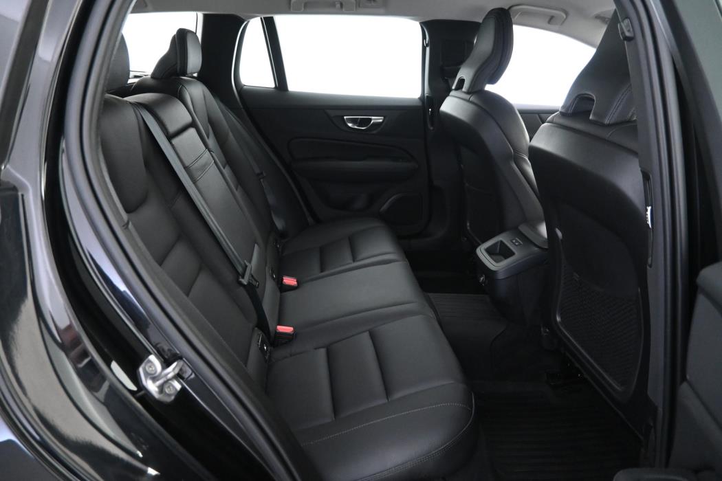 VOLVO V60 2021