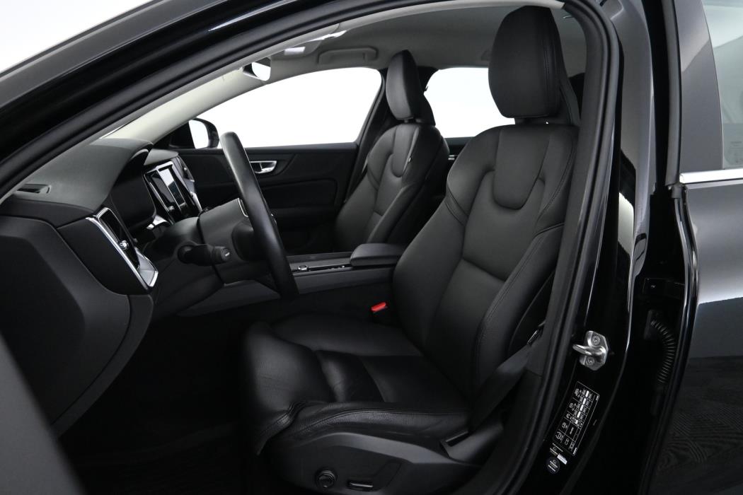 VOLVO V60 2021
