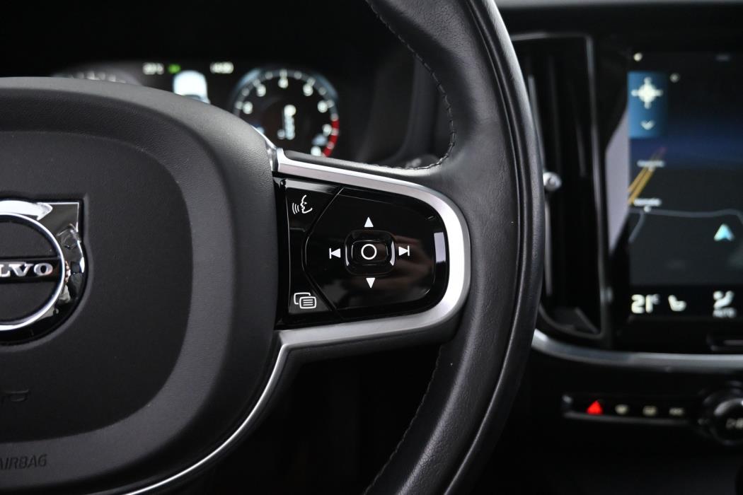 VOLVO V60 2021