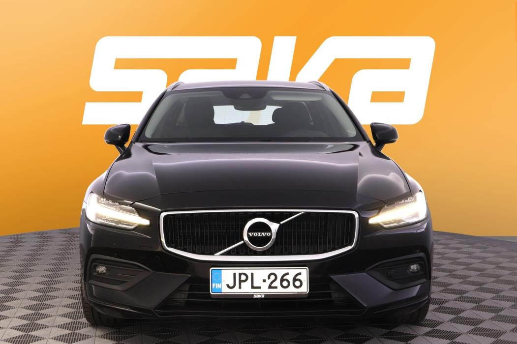 VOLVO V60 2021