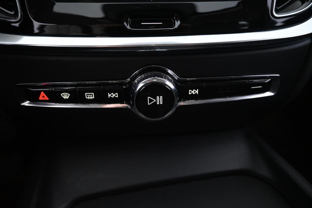 VOLVO V60 2021