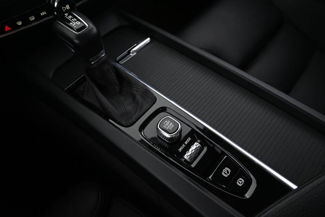VOLVO V60 2021