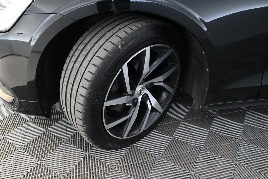 VOLVO V60 2021