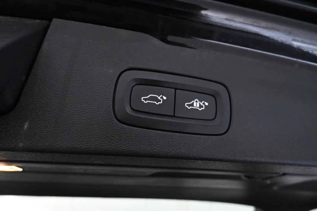 VOLVO V60 2021