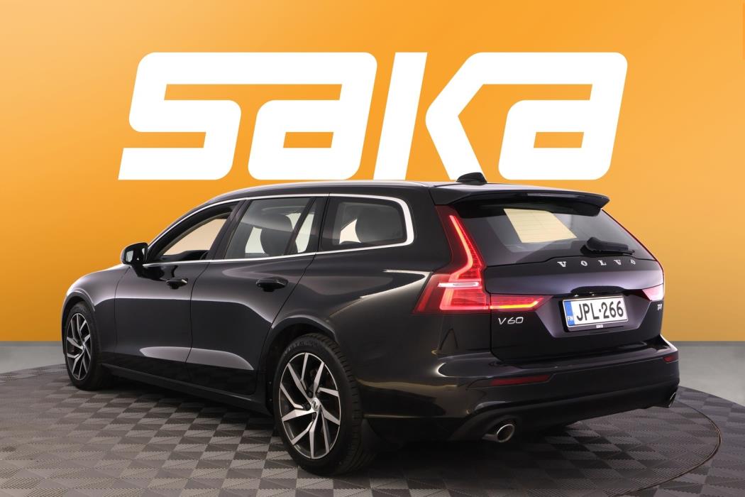 VOLVO V60 2021