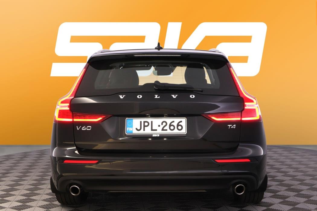 VOLVO V60 2021