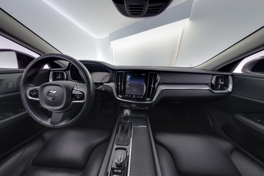 VOLVO V60 2021