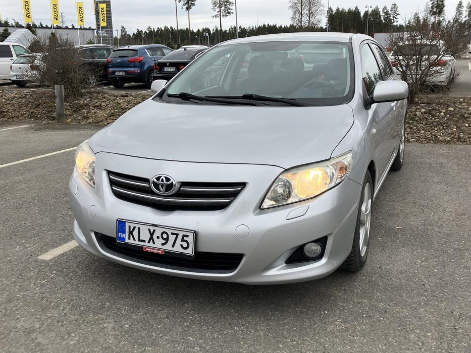 TOYOTA Corolla 2010