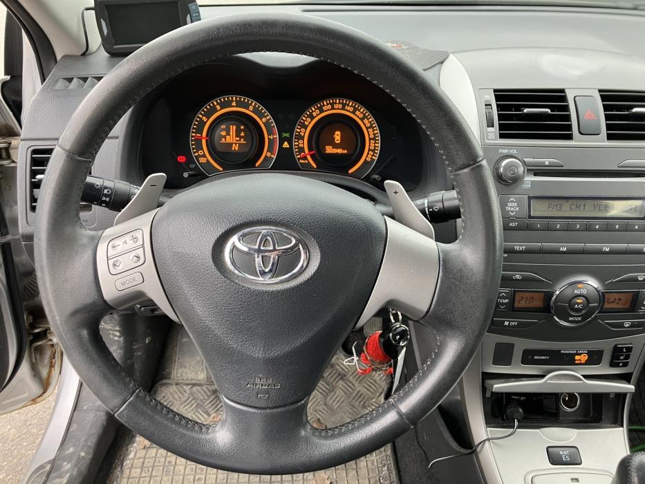 TOYOTA Corolla 2010