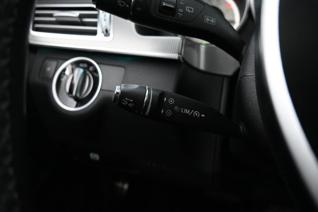 MERCEDES-BENZ E 2013