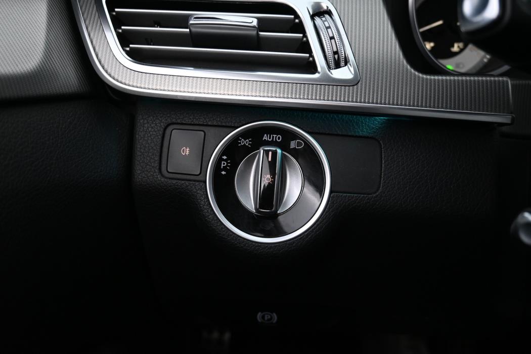 MERCEDES-BENZ E 2013