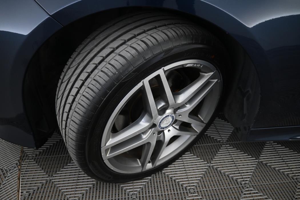 MERCEDES-BENZ E 2013