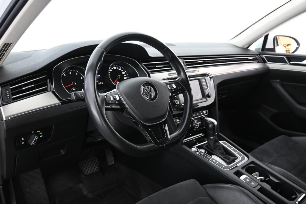 VOLKSWAGEN Passat 2016
