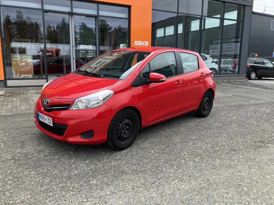 TOYOTA Yaris 2013
