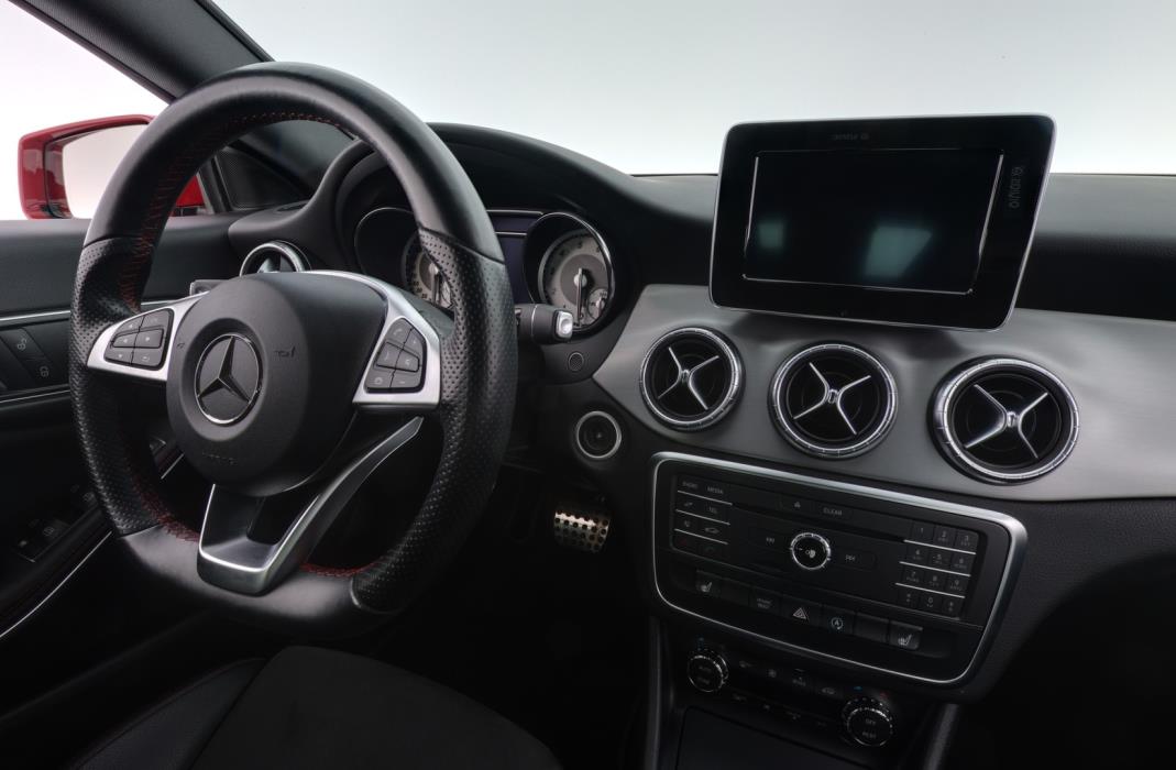 MERCEDES-BENZ CLA 2016