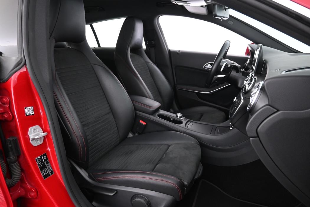 MERCEDES-BENZ CLA 2016