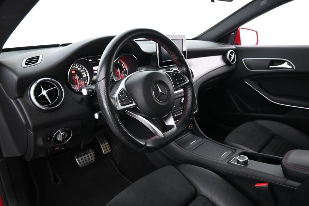 MERCEDES-BENZ CLA 2016