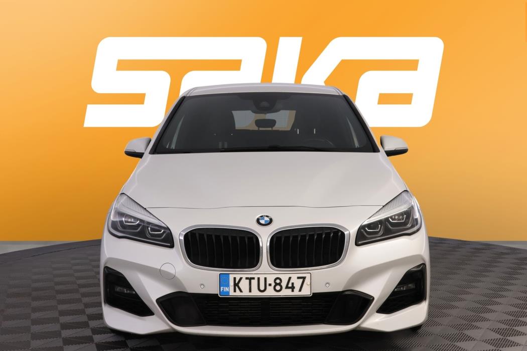 BMW 218 2021