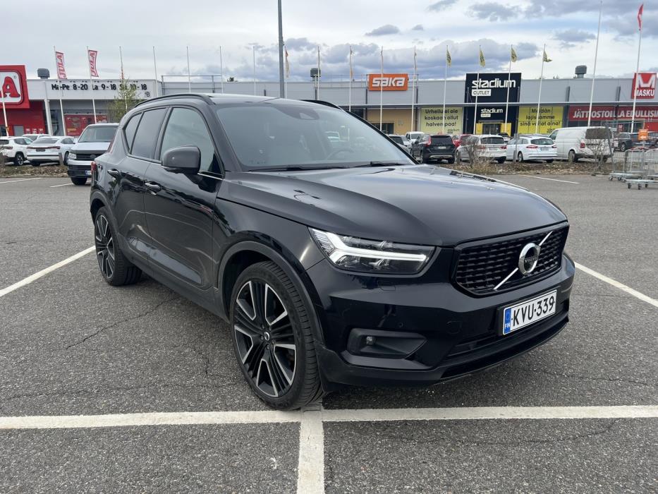 VOLVO XC40 2021