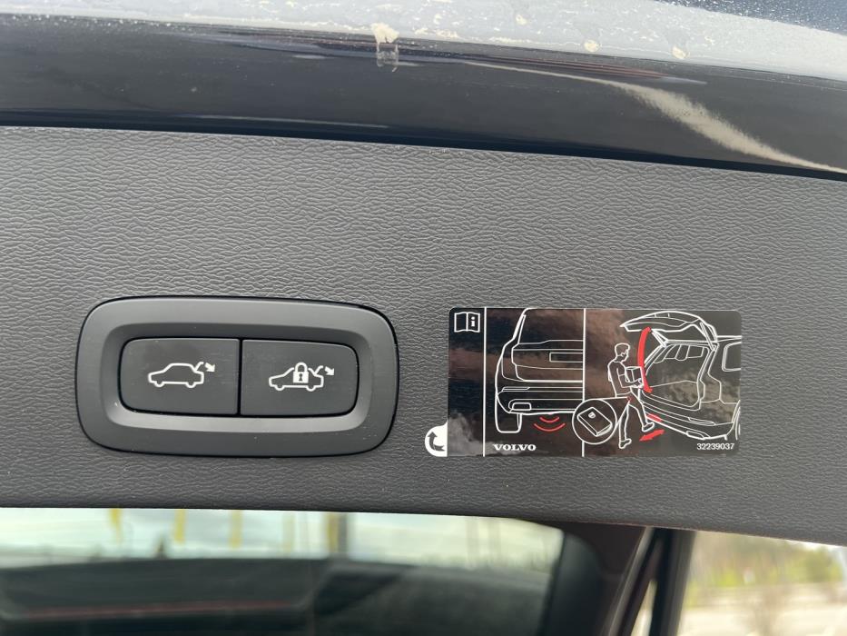 VOLVO XC40 2021
