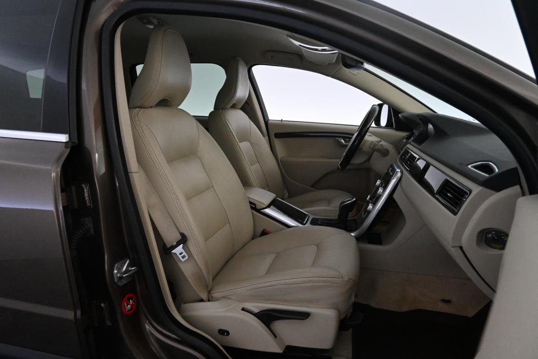 VOLVO XC70 2015