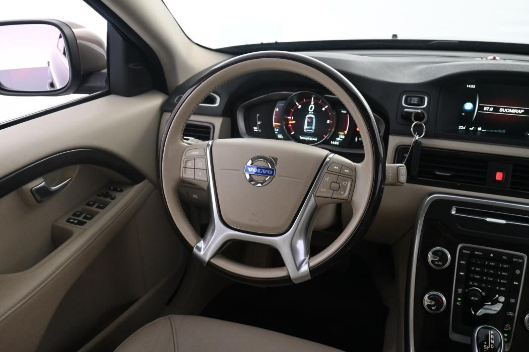 VOLVO XC70 2015