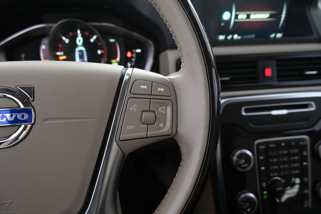 VOLVO XC70 2015