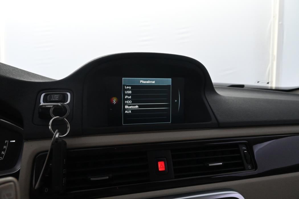 VOLVO XC70 2015