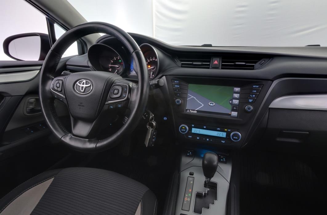 TOYOTA Avensis 2017