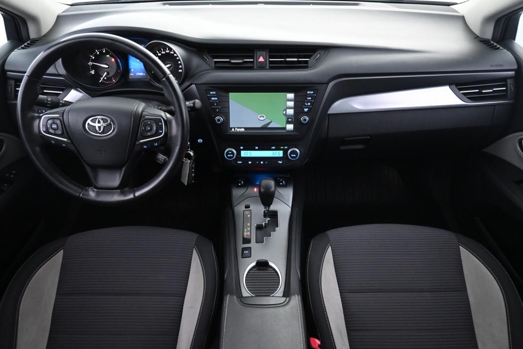 TOYOTA Avensis 2017