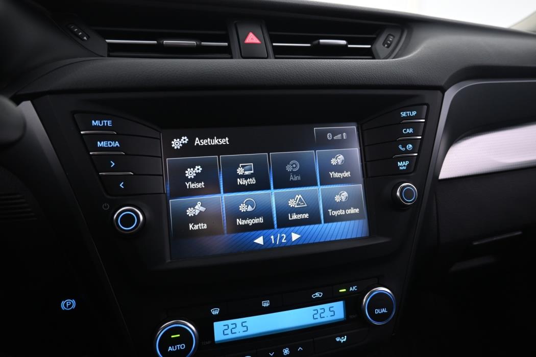 TOYOTA Avensis 2017