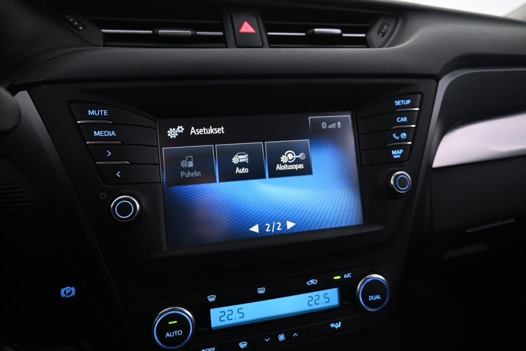 TOYOTA Avensis 2017
