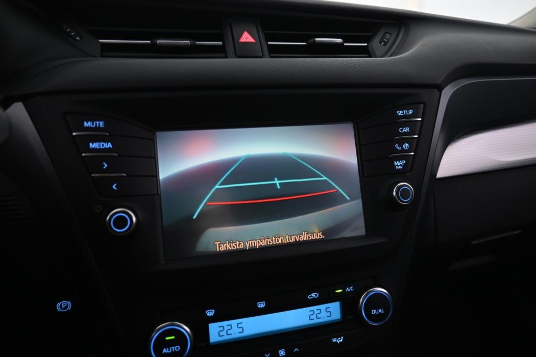 TOYOTA Avensis 2017