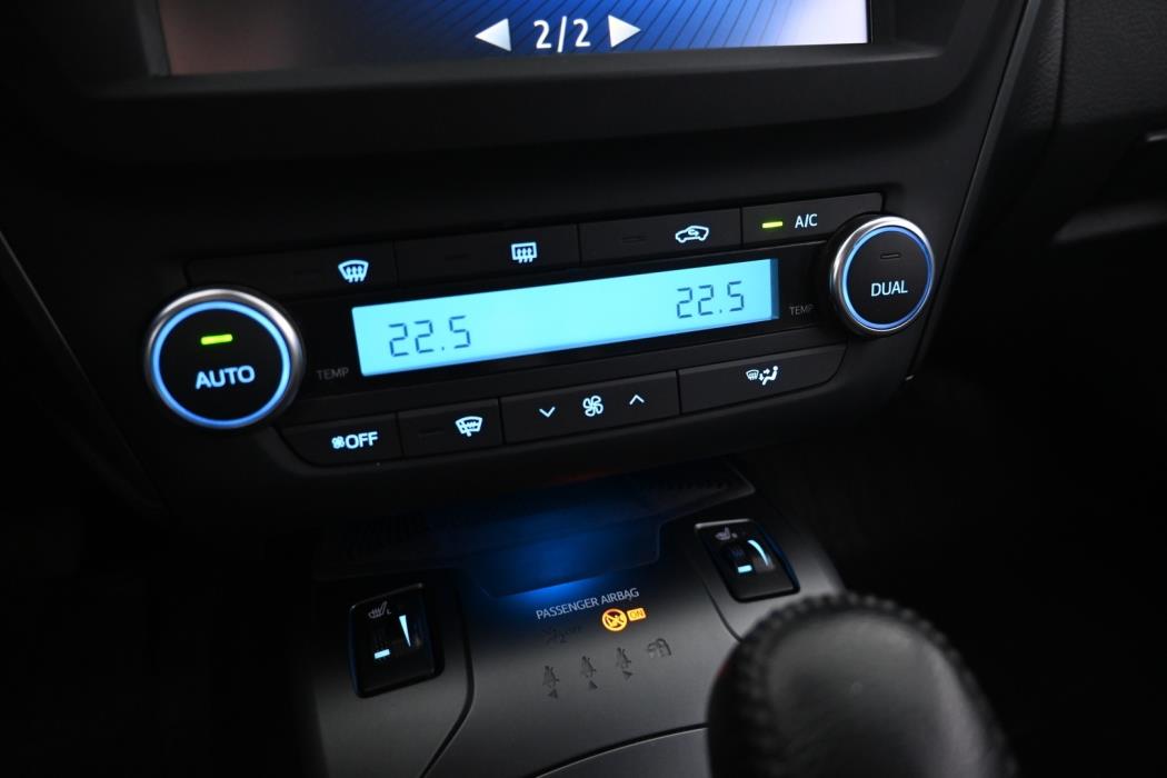 TOYOTA Avensis 2017