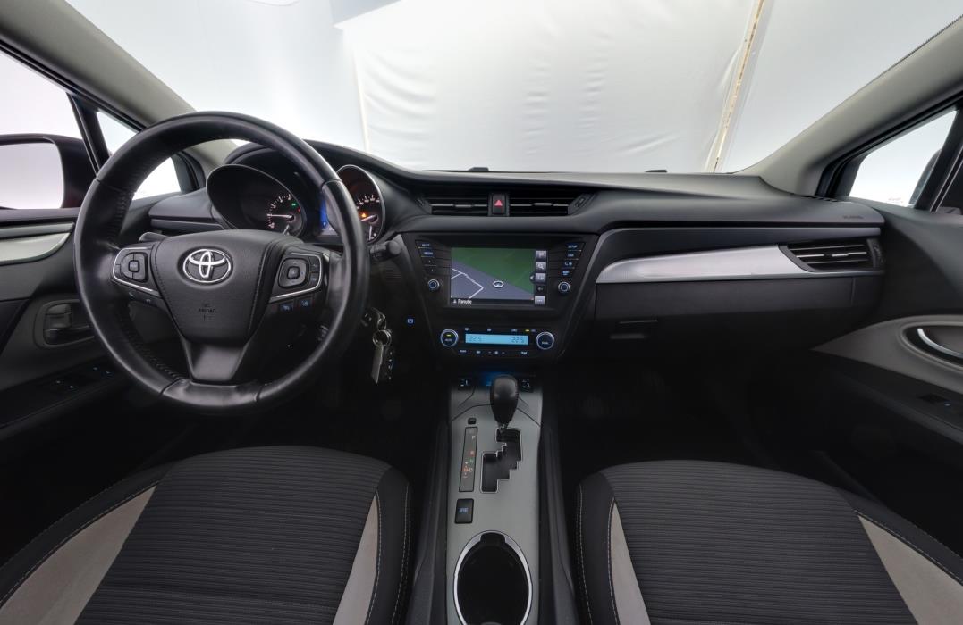 TOYOTA Avensis 2017