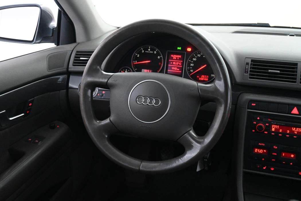 AUDI A4 2004