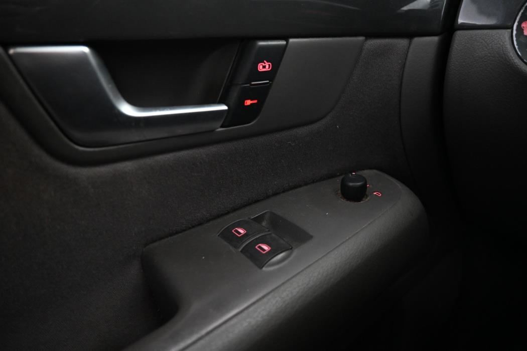 AUDI A4 2004