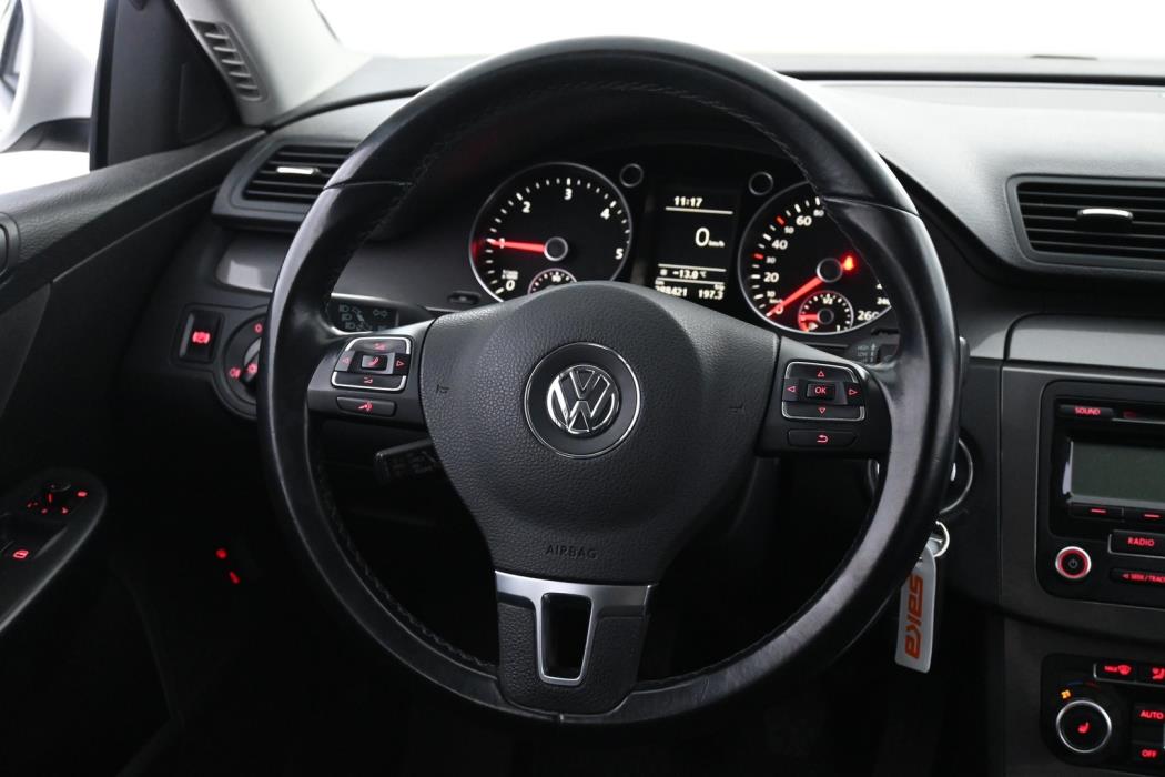 VOLKSWAGEN Passat 2010