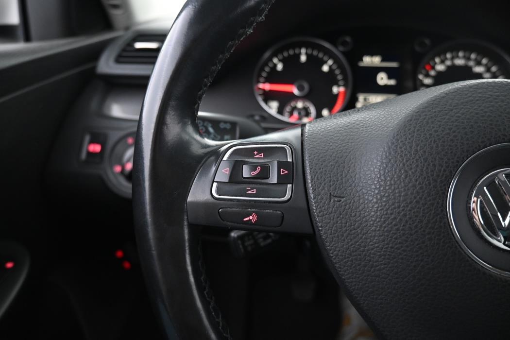 VOLKSWAGEN Passat 2010