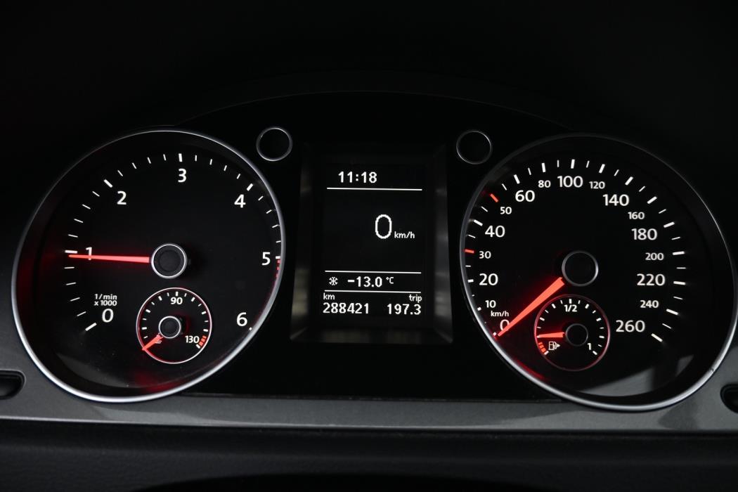 VOLKSWAGEN Passat 2010