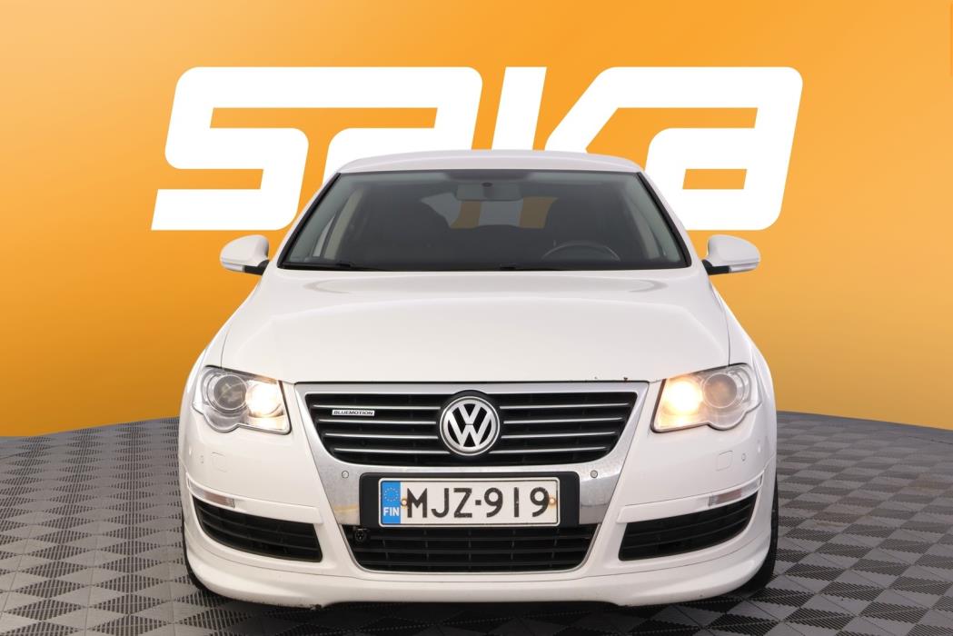 VOLKSWAGEN Passat 2010