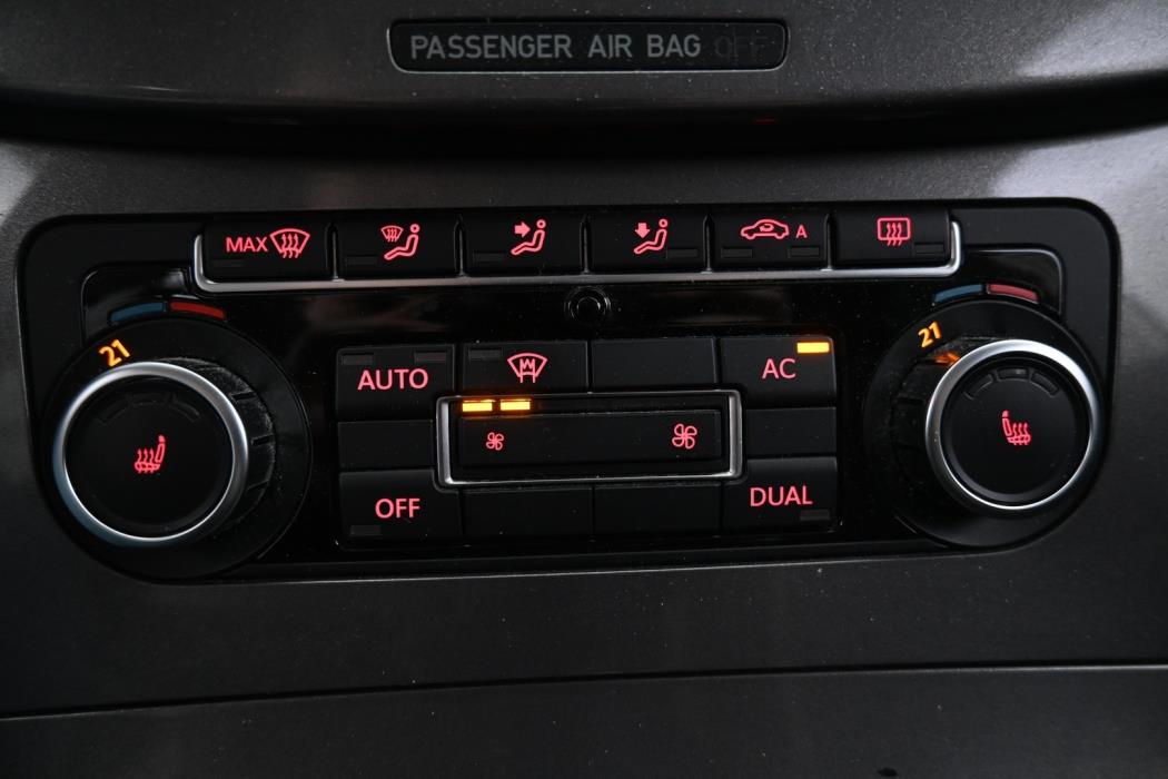 VOLKSWAGEN Passat 2010