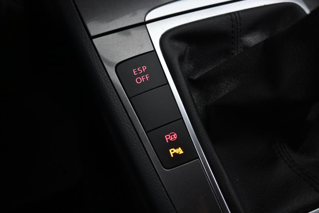 VOLKSWAGEN Passat 2010