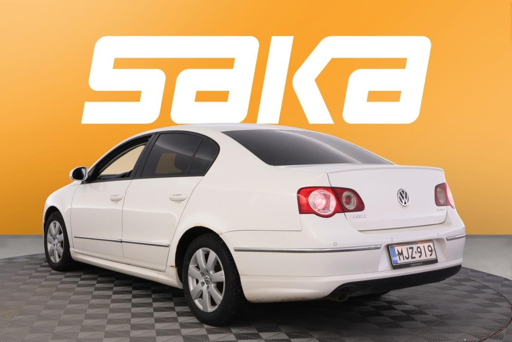 VOLKSWAGEN Passat 2010