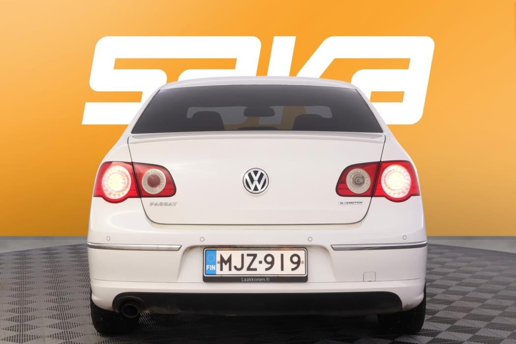 VOLKSWAGEN Passat 2010